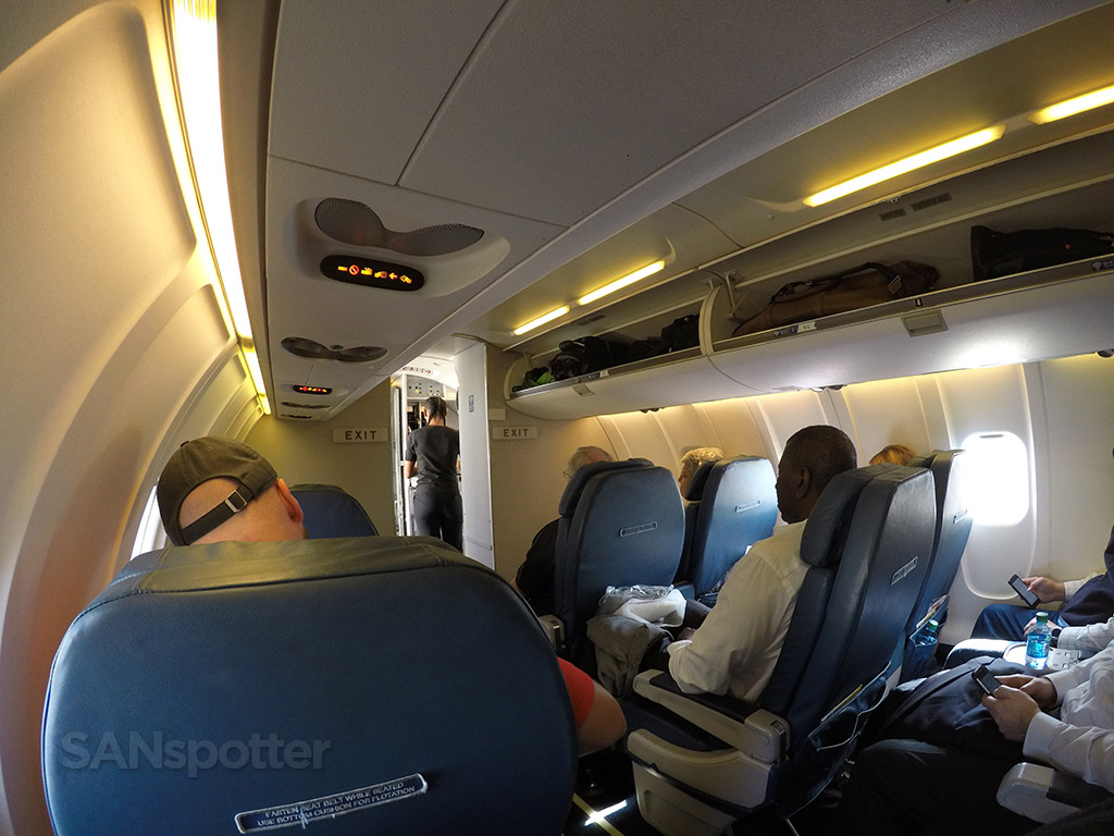 delta CRJ-700 first class interior