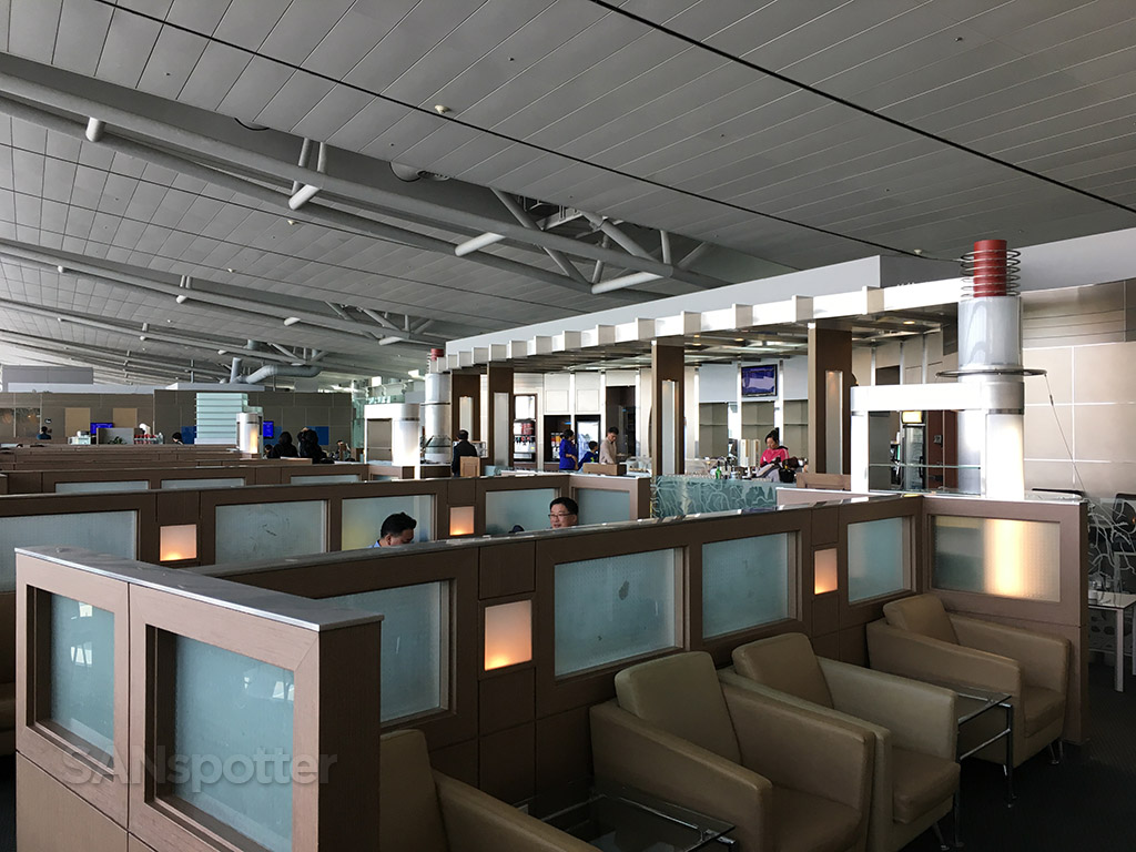 korean air business class lounge privacy dividers