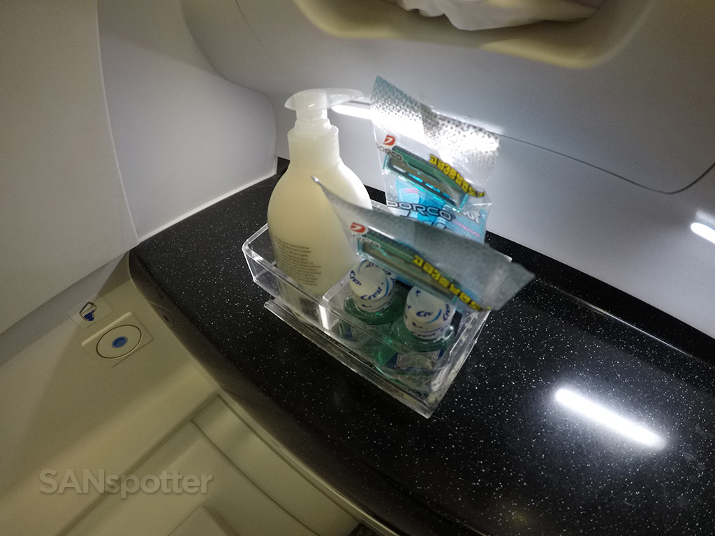 korean air lavatory amenities