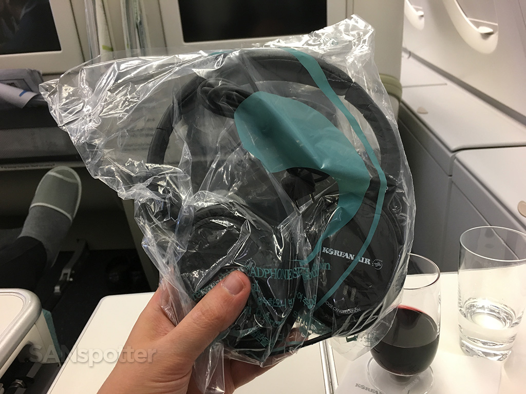 korean air business class noise cancelling headphones