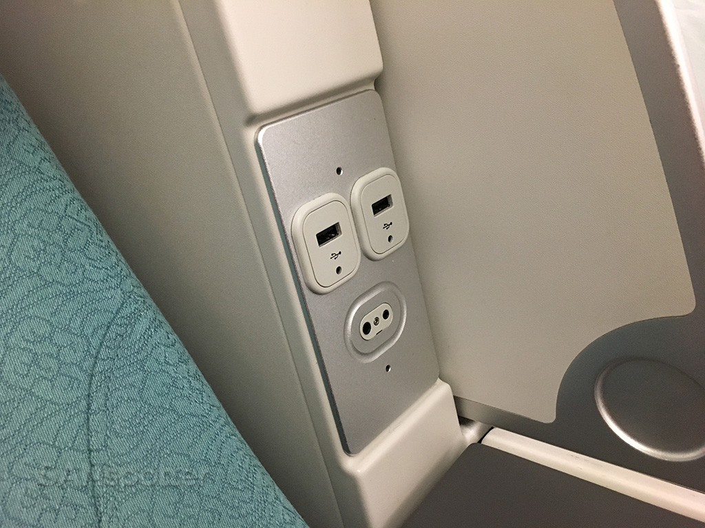 korean air business class USB power ports