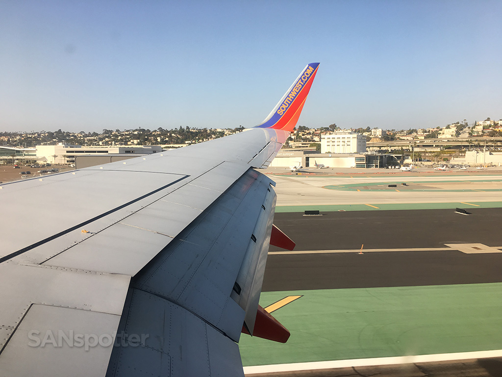 san diego airport southwest 737 wing