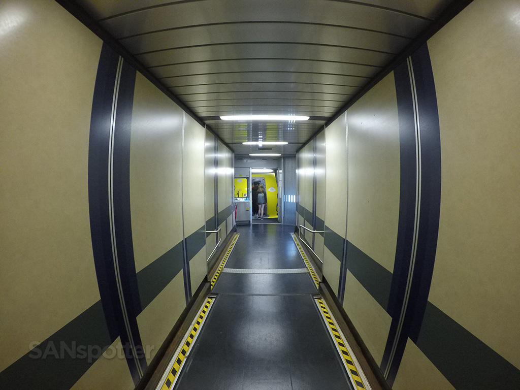 SAN jet bridge