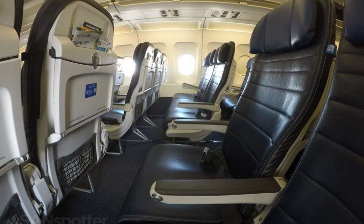 united airlines economy cabin