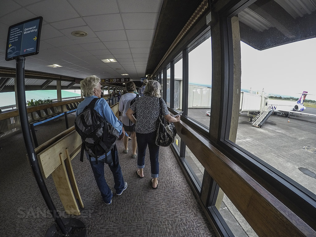 Boarding Hawaiian airlines 717 Hilo airport
