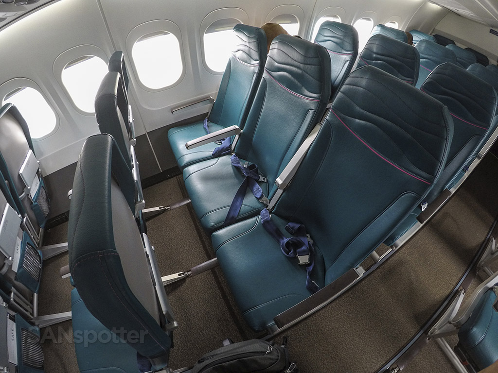 Hawaiian Airlines 717 economy class seats