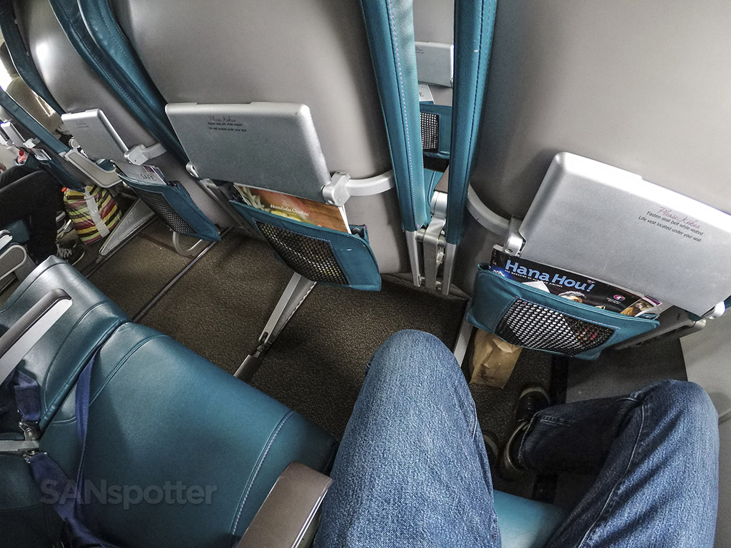 Hawaiian Airlines 717 leg room
