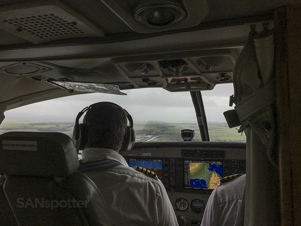 mokulele airlines cessna 208 pilots