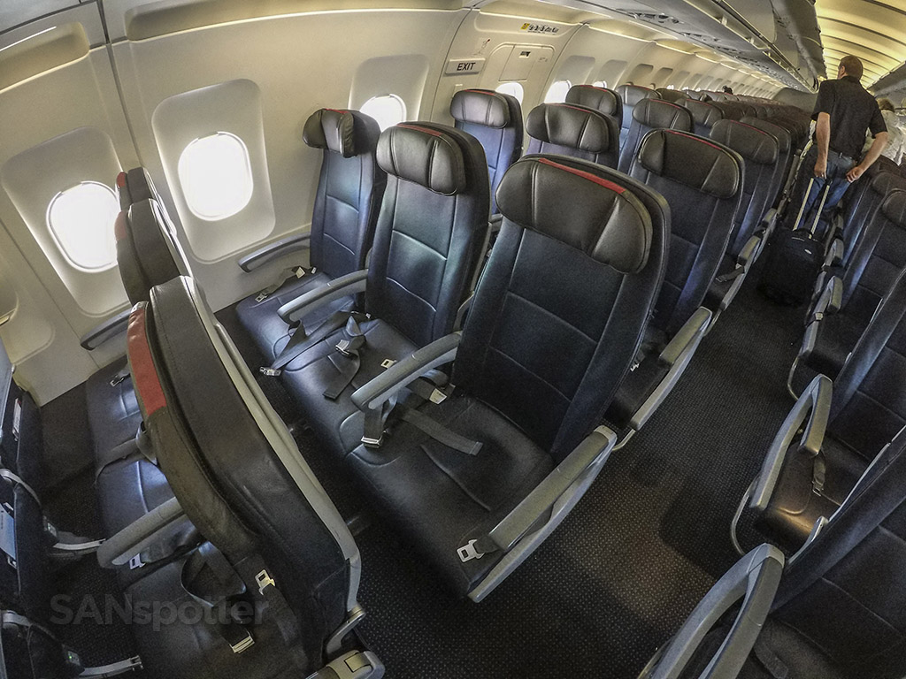 American Airlines A319 economy class seats