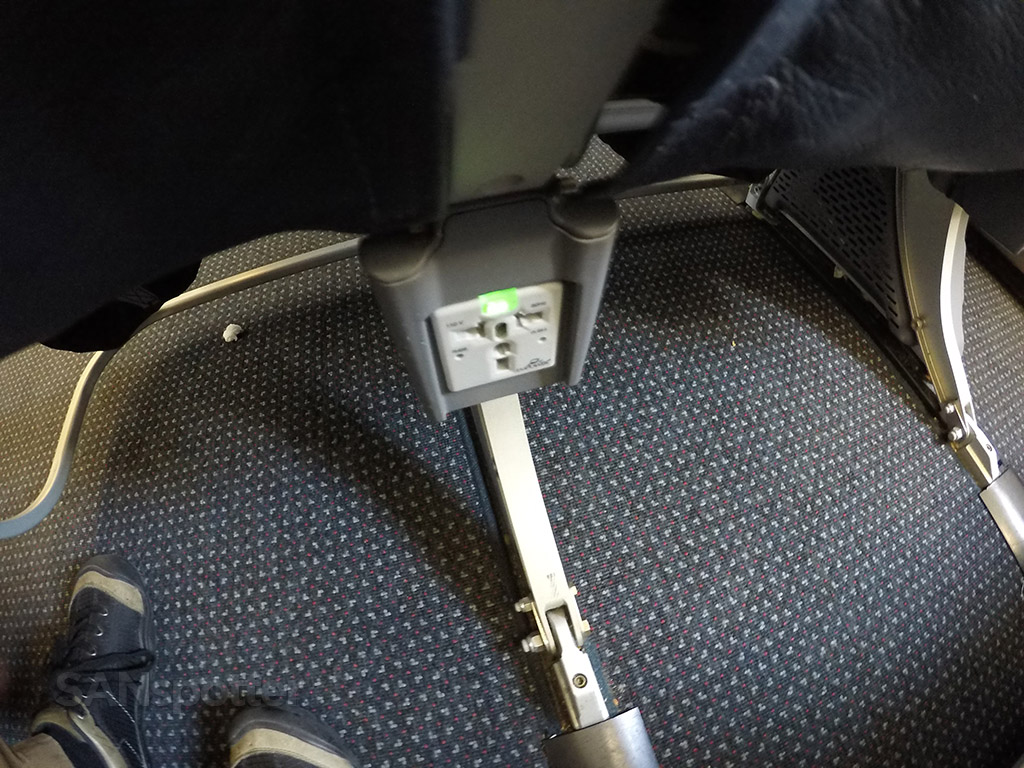 american airlines a319 in seat power