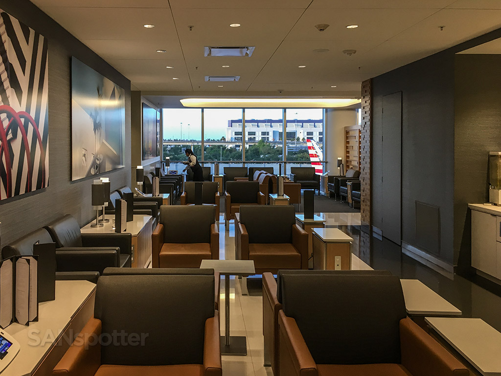 American Airlines admirals club MIA empty time