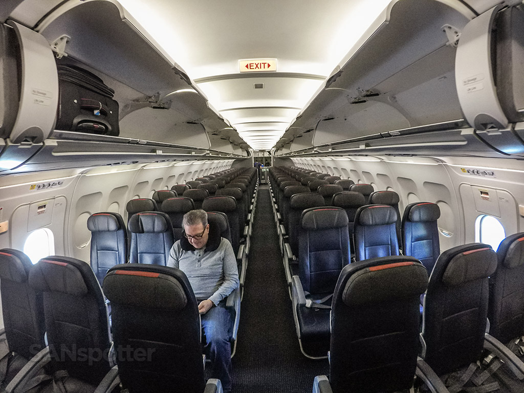 American Airlines A319 interior 