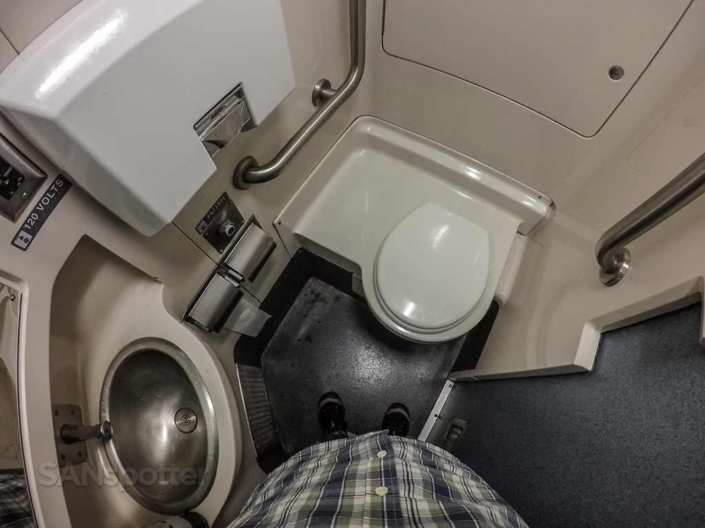  Amtrak Pacific surf liner business class bathroom 