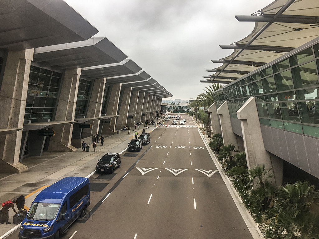 San Diego airport arrivals level