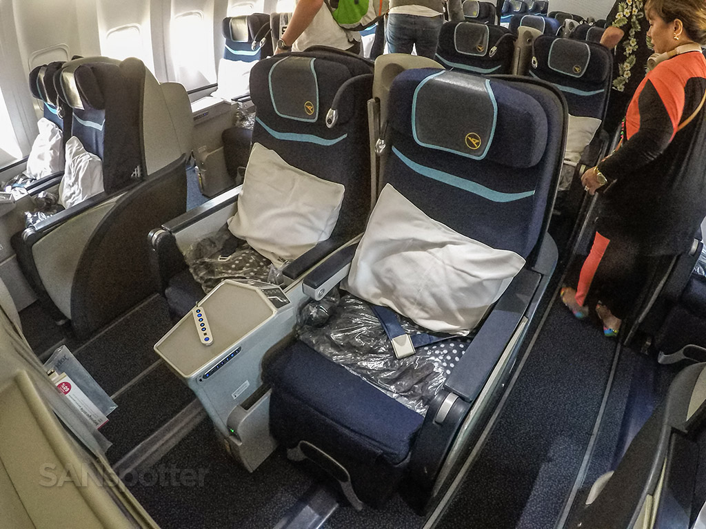 Condor 767-300 business class seats