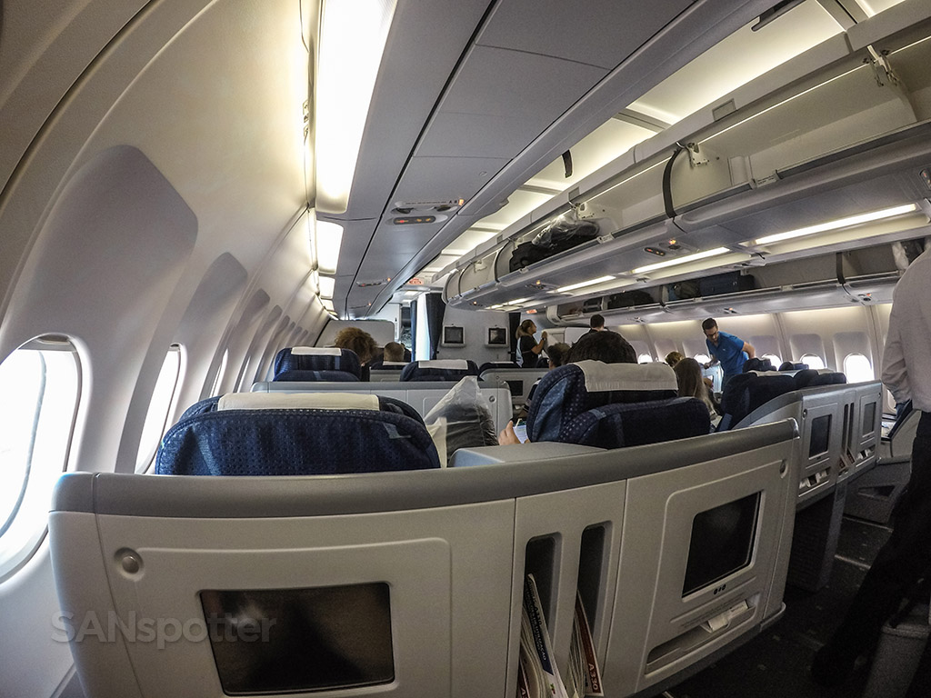 TAP portugal business class cabin A330