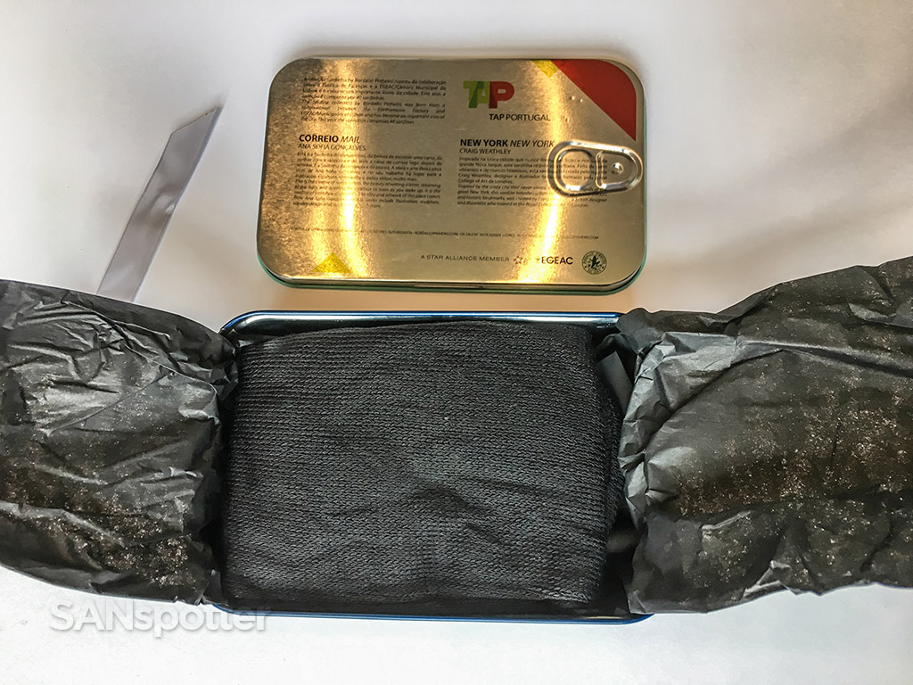 TAP portugal business class amenity kit unboxing