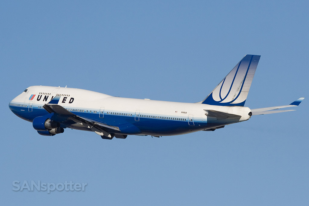 United 747-400 tulip colors LAX