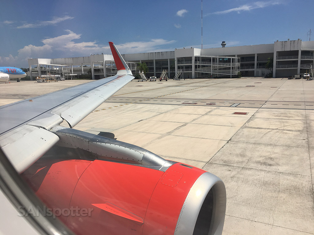 VivaAerobus Cancun airport 