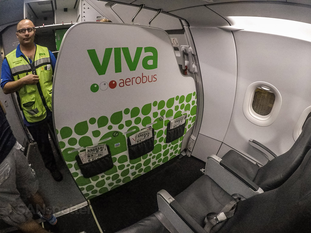VivaAerobus a320 bulkhead