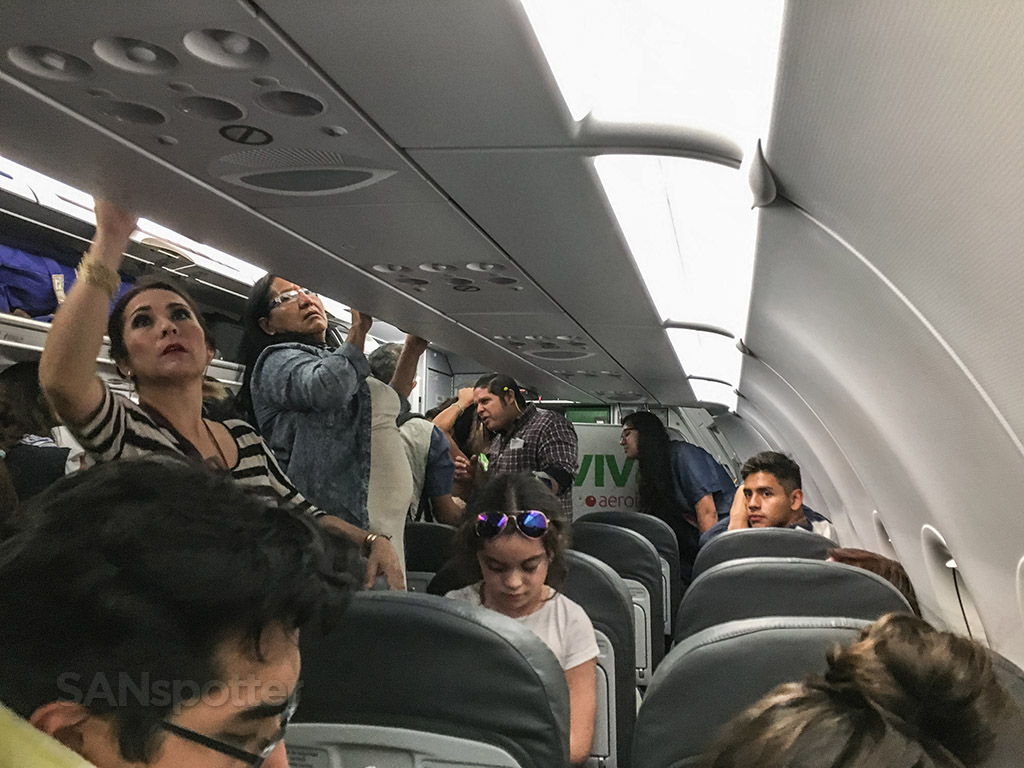 VivaAerobus a320 deplaning