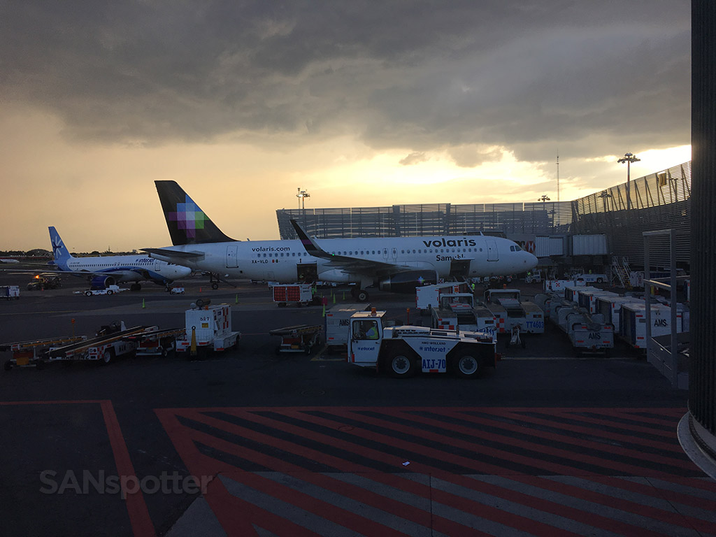 Mexico City airport plane spotting