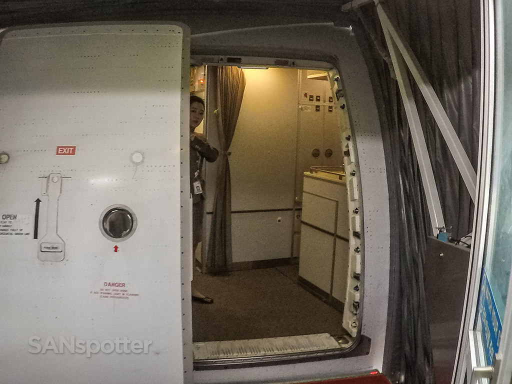  Asiana A330-300 boarding door 