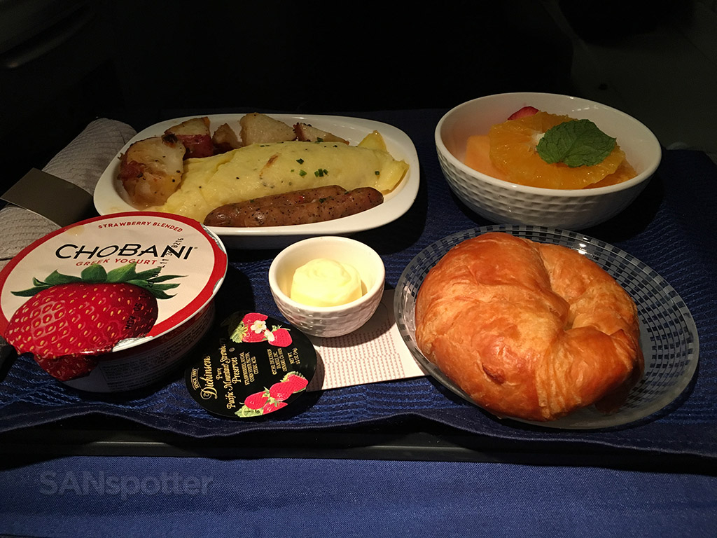 United airlines Polaris business class breakfast