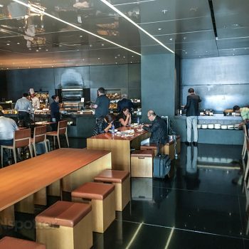 Eating like a king in The Bridge – Cathay Pacific’s business class lounge, HKG