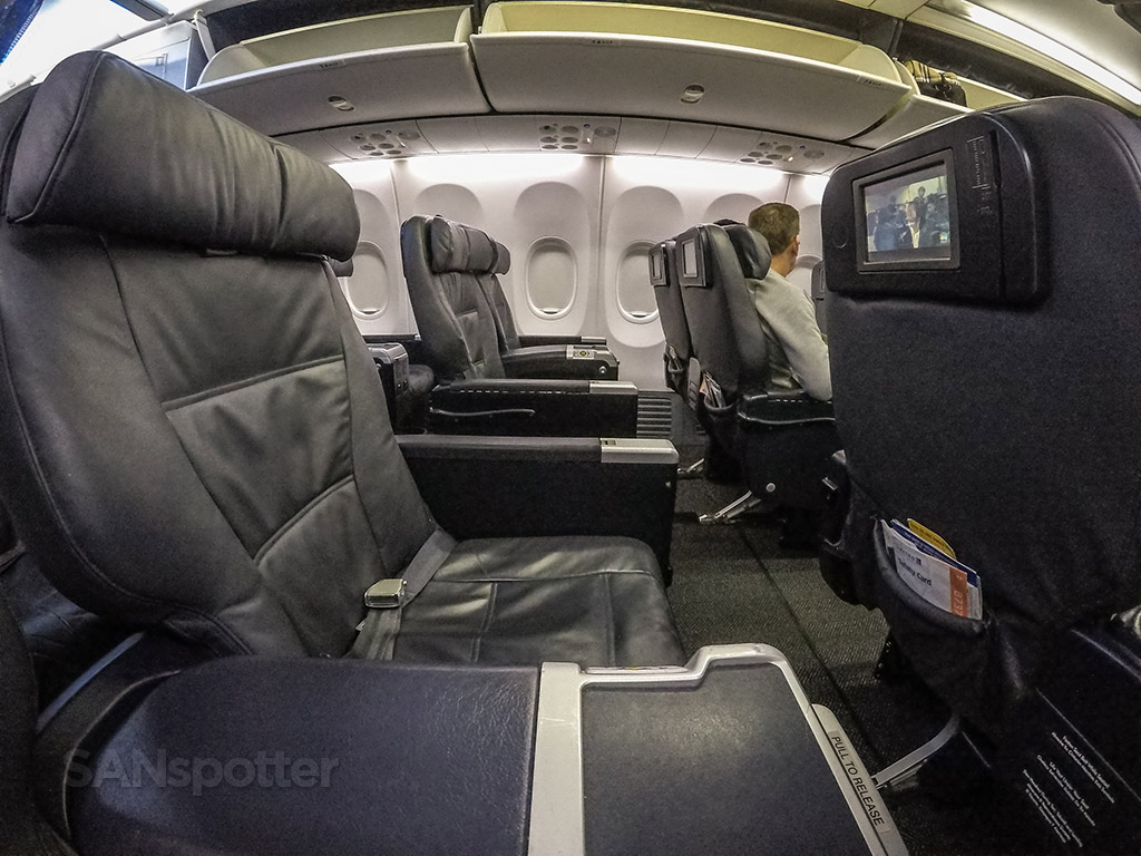 United Airlines 737 900 Er First Class San Diego To Los