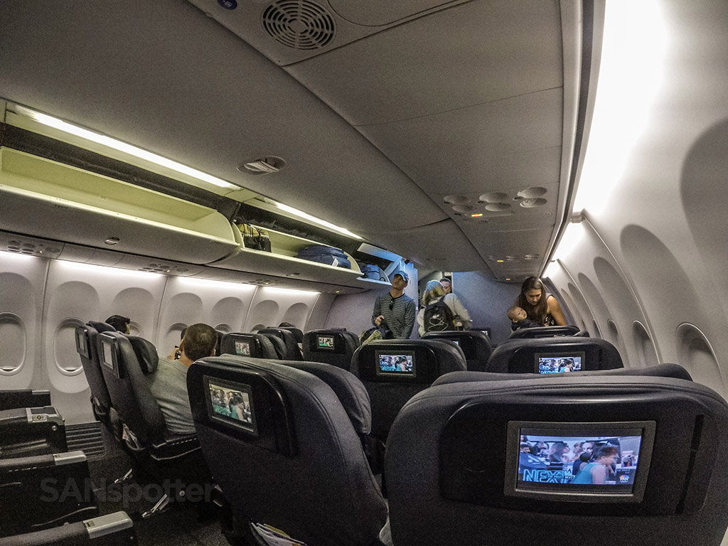 United Airlines 737 900 First Class