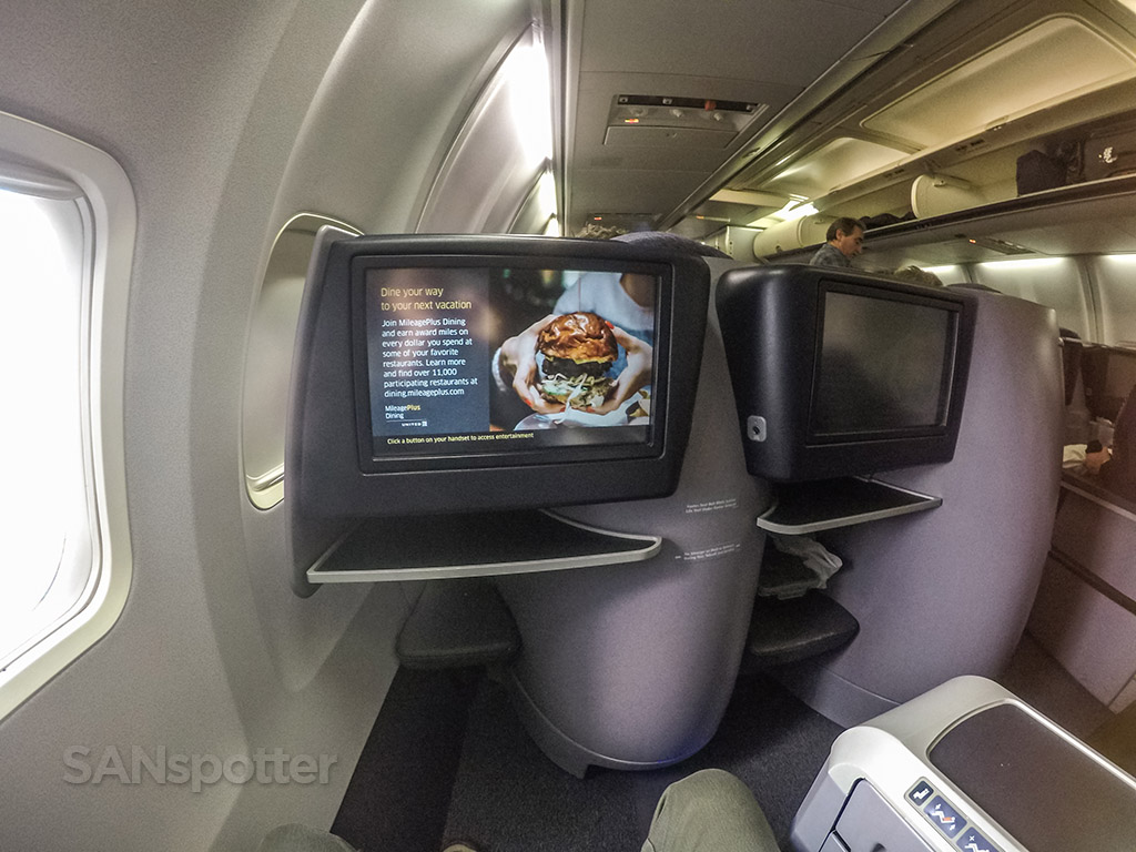 United Airlines 757-200 Premium Business Class (P.S.) video screens