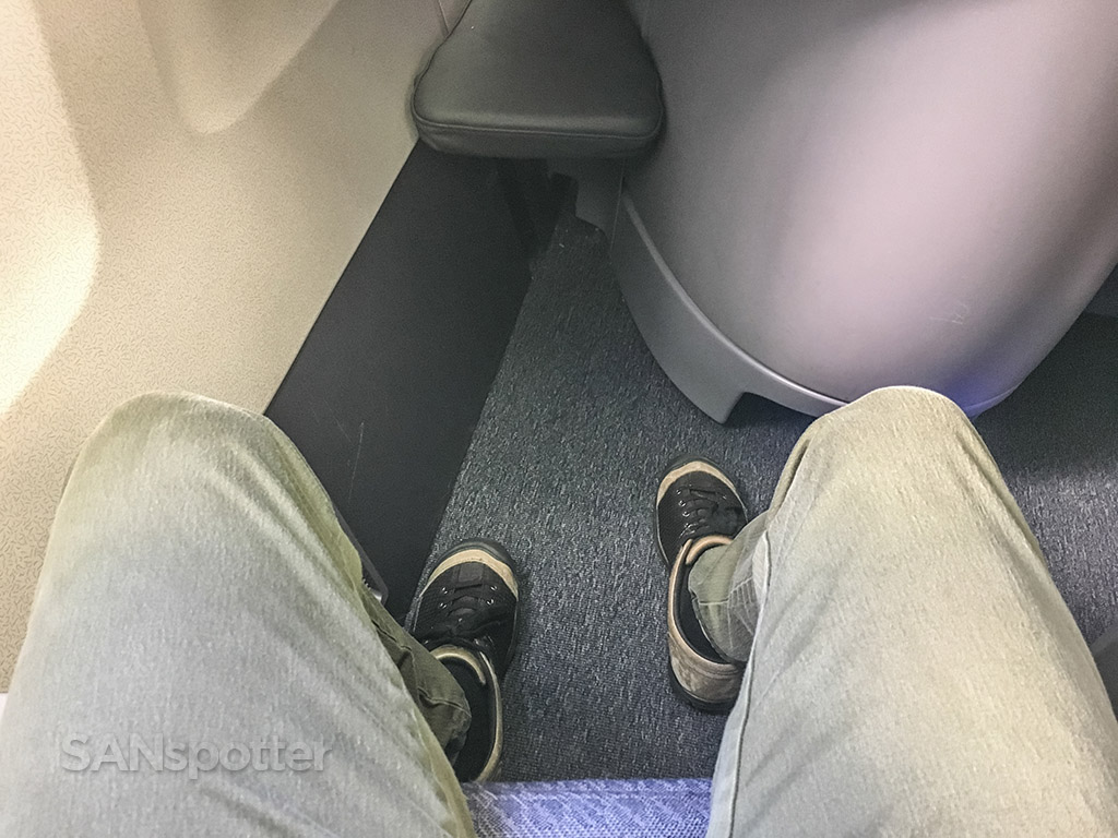 United Airlines 757-200 Premium Business Class (P.S.) leg room