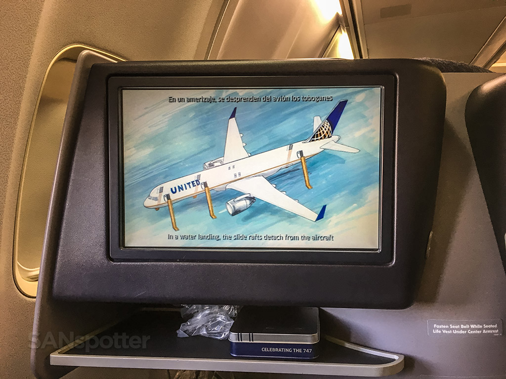 United Airlines 757–200 safety video