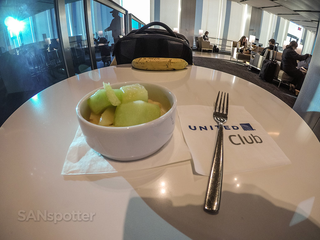 United club breakfast LAX