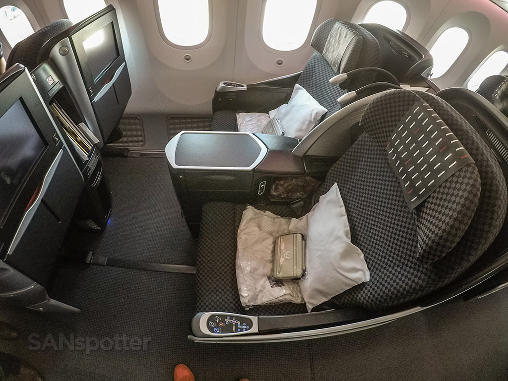 Japan Airlines 787-8 Shell Flat Neo business class seat