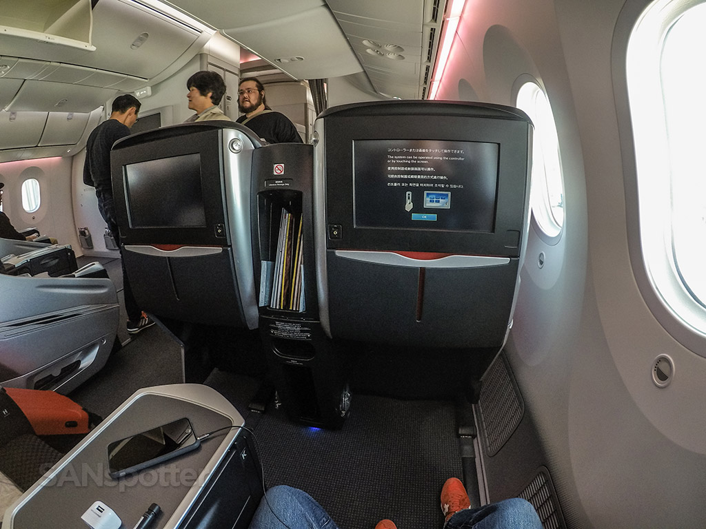 Japan Airlines 787-8 Shell Flat Neo business class leg room