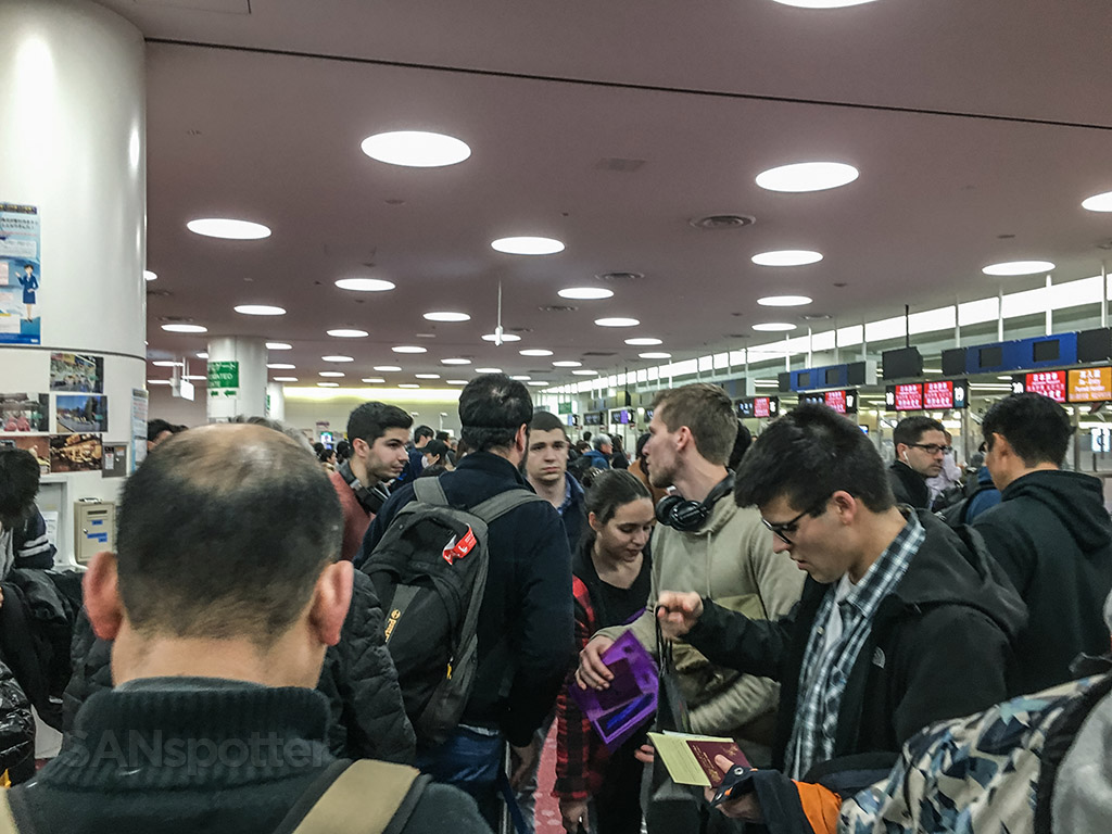 Tokyo Haneda passport Control line
