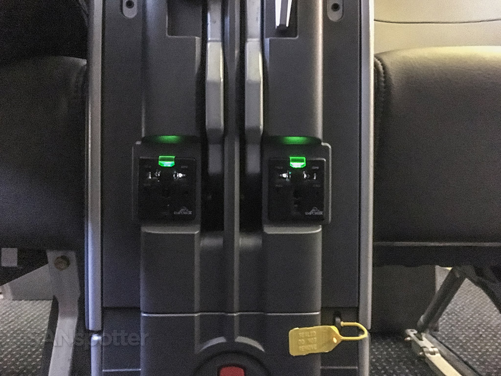 American Airlines 757 first class in seat power
