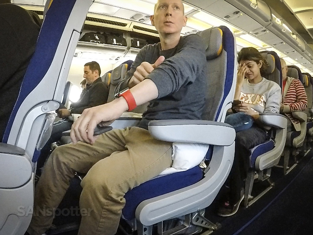 SANspotter selfie Lufthansa economy class