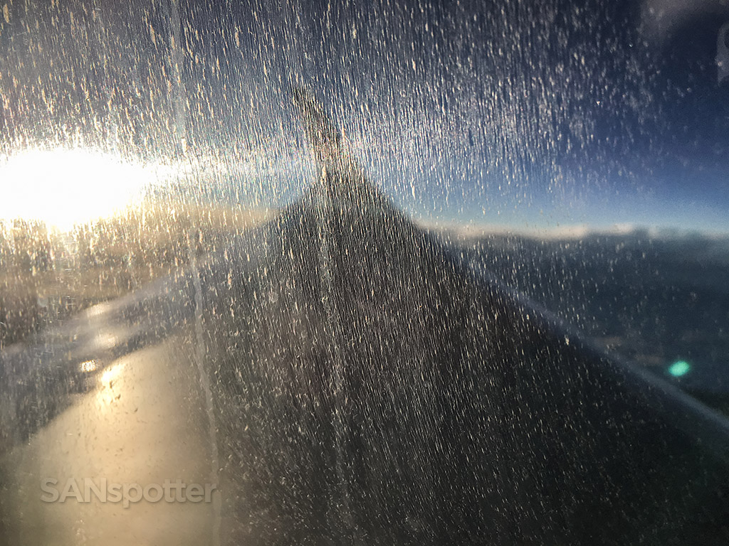 Hawaiian Airlines scratchy dirty window 767