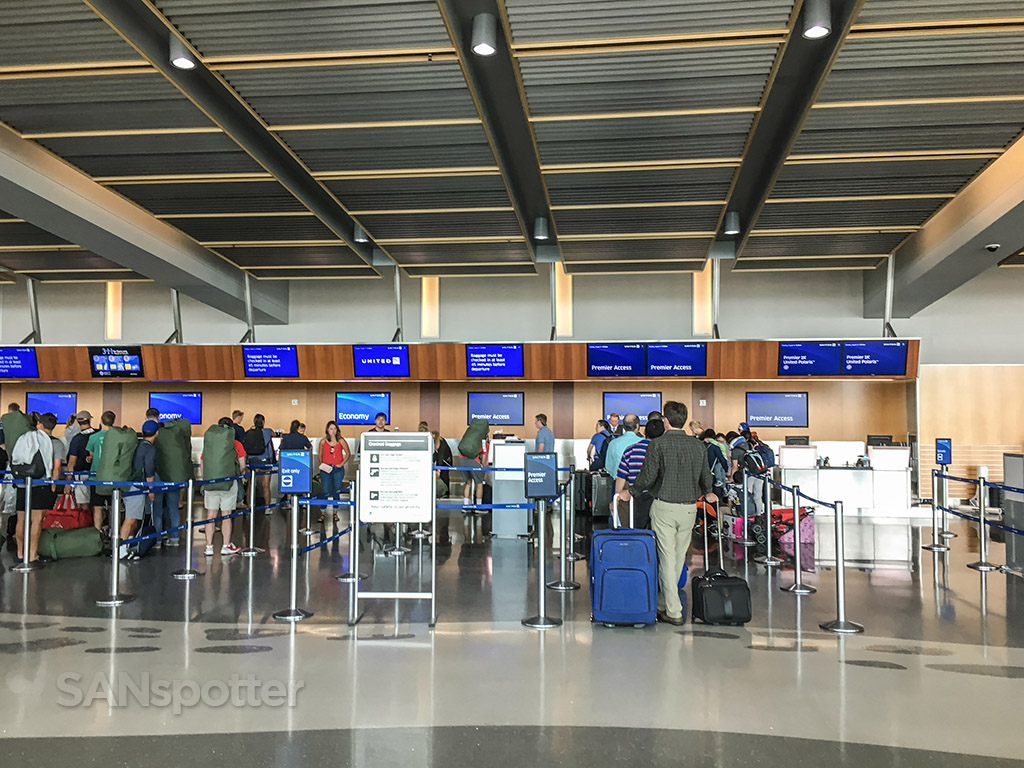 United airlines baggage drop and check in San Diego airport