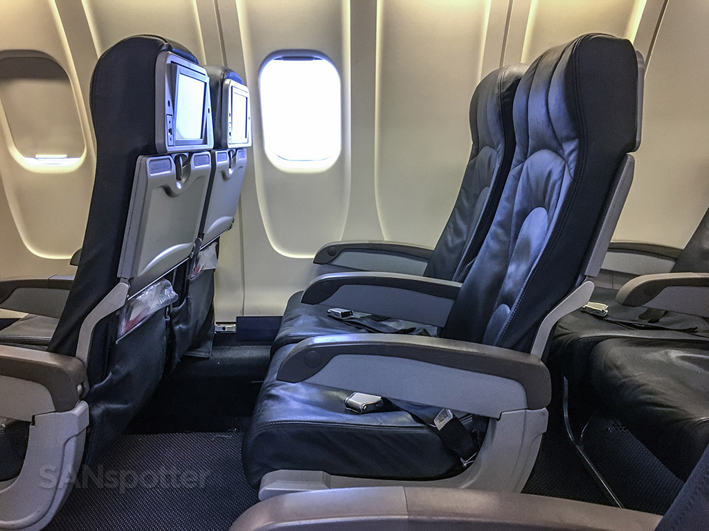 Air Canada express CRJ-900 economy class review