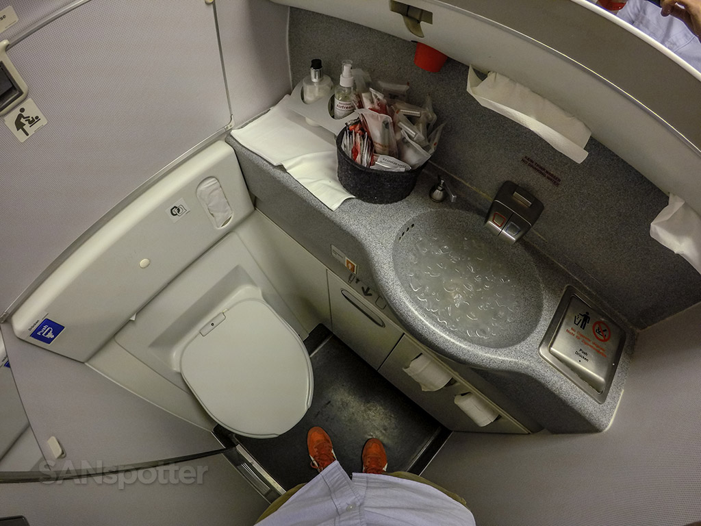 Austrian Airlines 777 business class bathroom