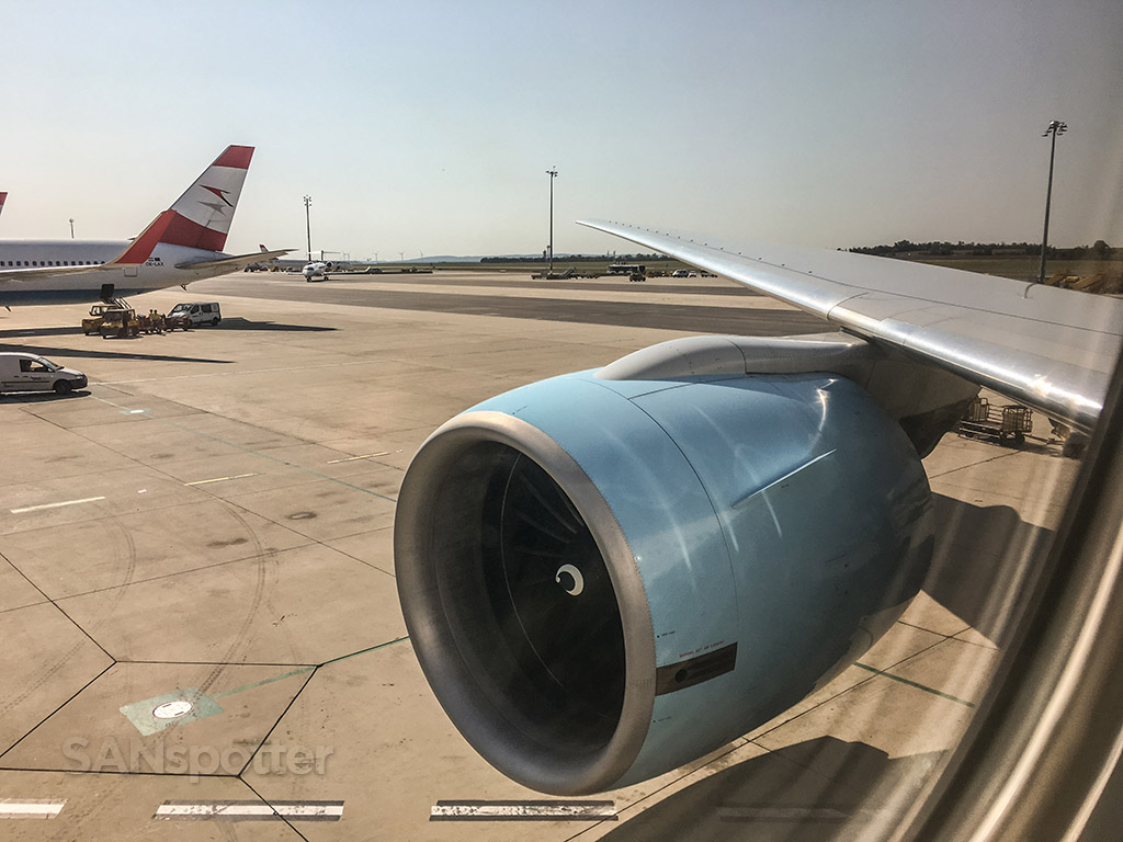 Beginning of Austrian Airlines long haul 777 flight
