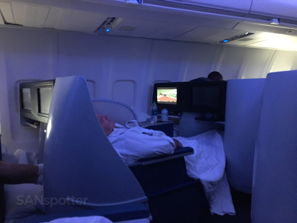 Delta one 757 lie flat seat review