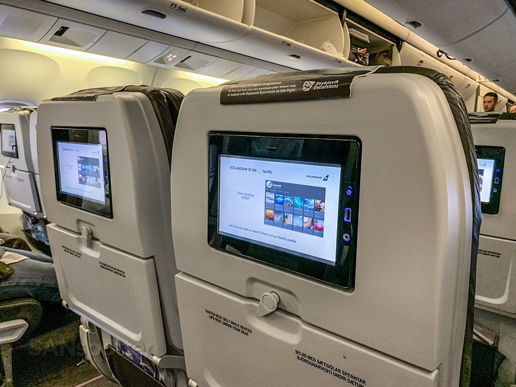 Icelandair 767 video screens