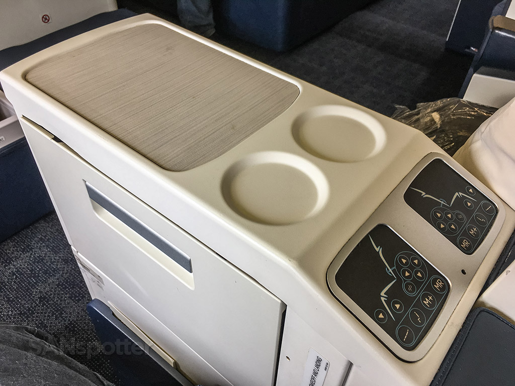 Philippine Airlines 777 business class features