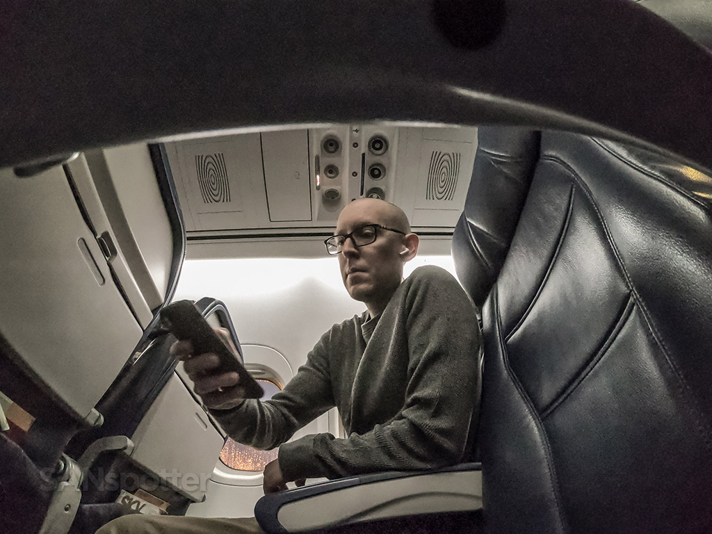 SANspotter selfie delta 717 economy class