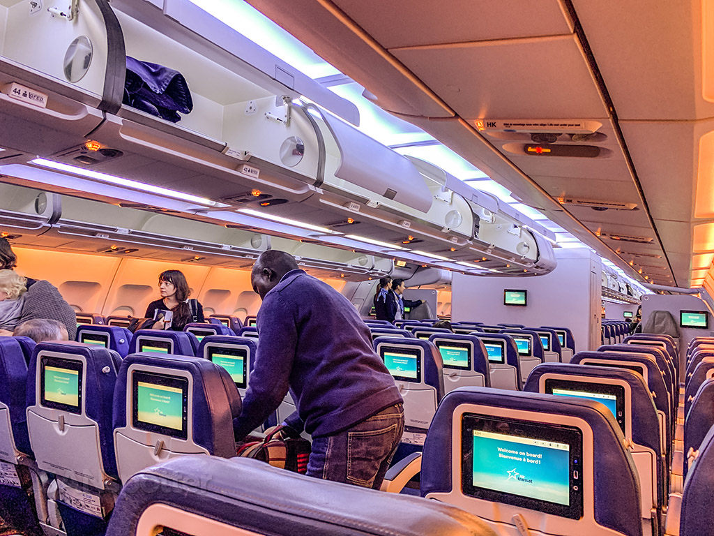 4 Really Neat Things About Air Transat S A330 300 Economy